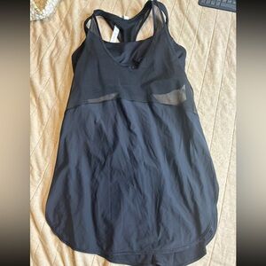 Black lululemon tank with built in sports bra size 6